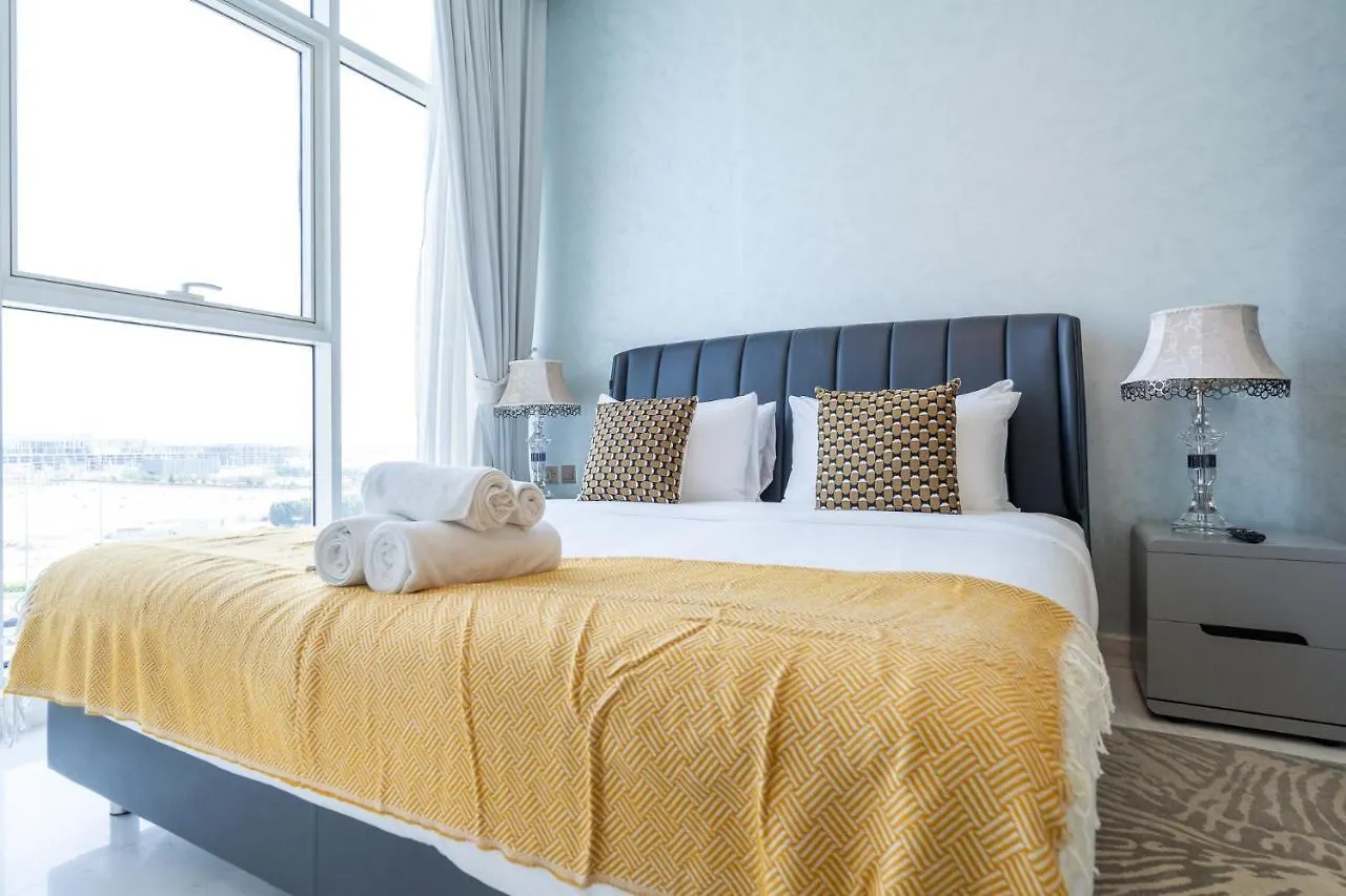 Heaven Crest Vacation Homes Business Bay Canal View - Luxury 2 Bedroom Suite With Free Parking, Wi-Fi, Gym And Pool Dubaï Appartement