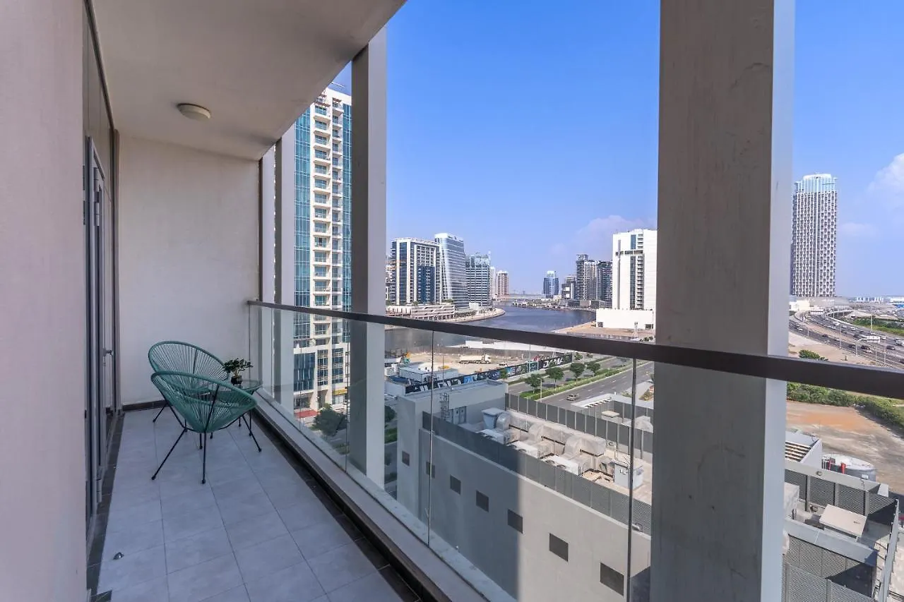 Appartement Heaven Crest Vacation Homes Business Bay Canal View - Luxury 2 Bedroom Suite With Free Parking, Wi-Fi, Gym And Pool Dubaï