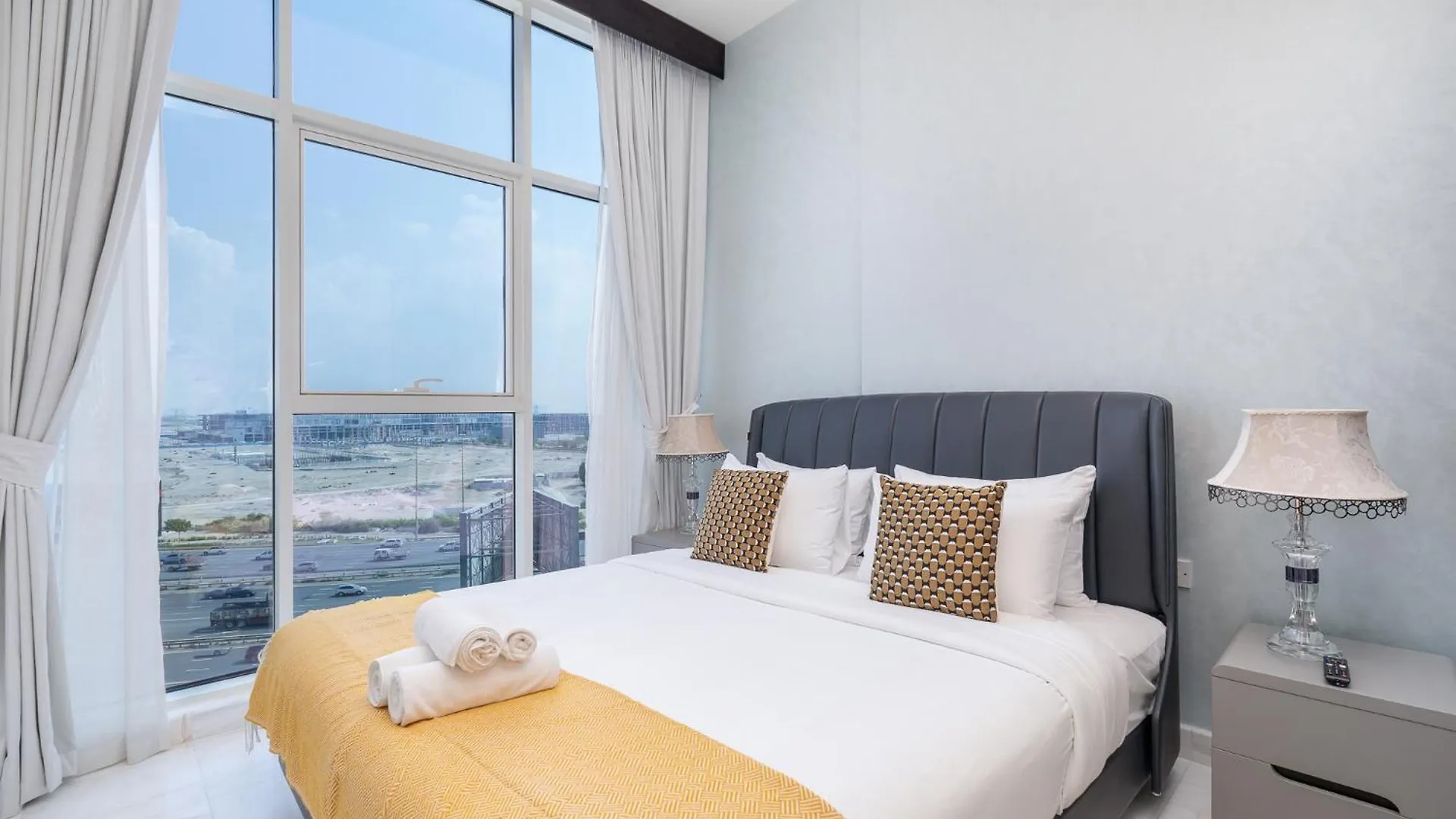 Heaven Crest Vacation Homes Business Bay Canal View - Luxury 2 Bedroom Suite With Free Parking, Wi-Fi, Gym And Pool Dubaï 0*,  Émirats arabes unis