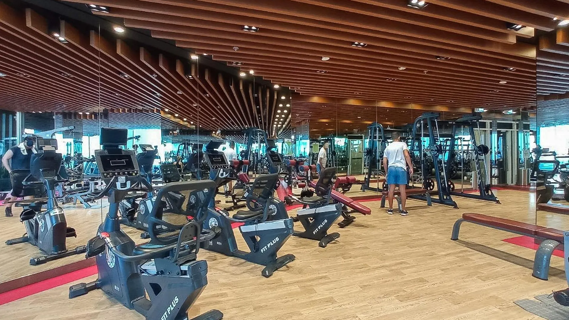 Appartement Heaven Crest Vacation Homes Business Bay Canal View - Luxury 2 Bedroom Suite With Free Parking, Wi-Fi, Gym And Pool Dubaï